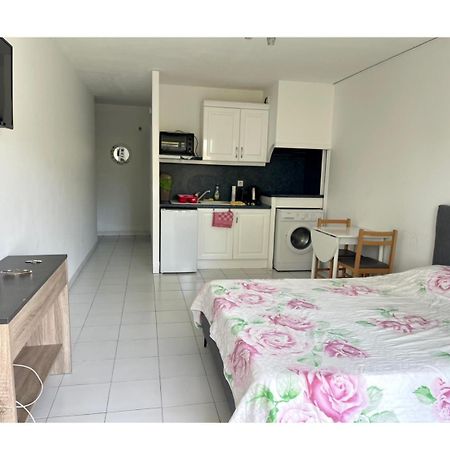Superbe Appartement Avec Piscine Au Bord De La Mer Saint-Raphaël Exterior foto